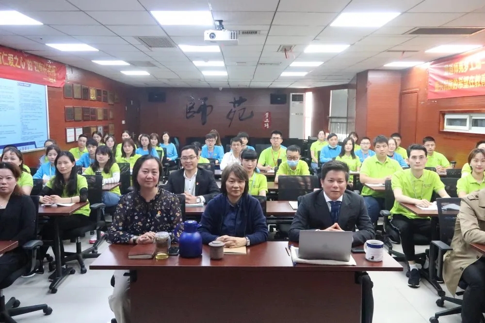 【易道教育】10月例會，全體都有，為全國校長年會蓄力起航